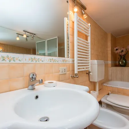 Rsh Trevi Fountain Apartment